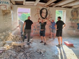 💪 Radna akcija kod Doma u Priluci! 🏡